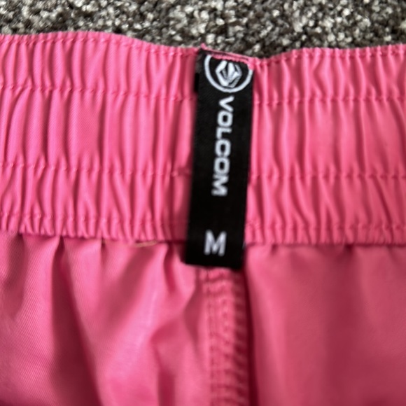 Mens unlined light weight shorts/bathing suit. - Picture 4 of 5